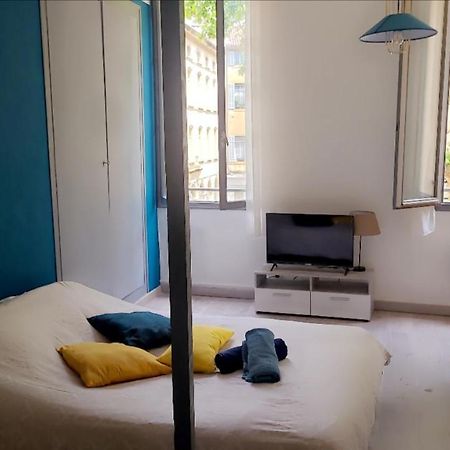 Charmant Studio Avec Mezzanine Appartement Aix-en-Provence Buitenkant foto